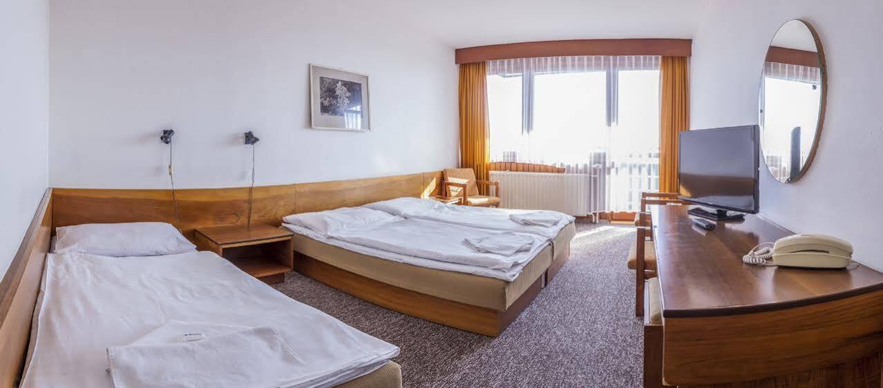 Hotel Sorea Hutnik Ii. タトランスカ・ ロムニツァ エクステリア 写真